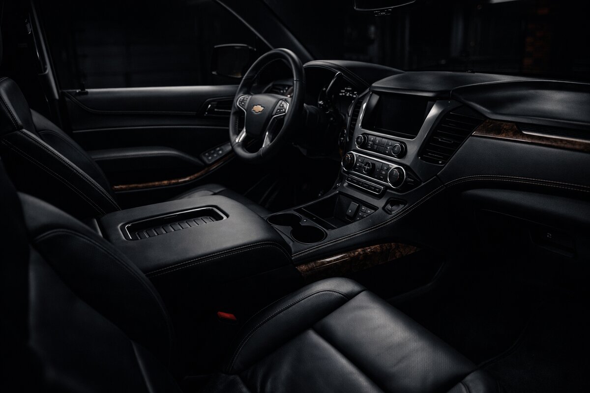 Interior Tahoe LTZ